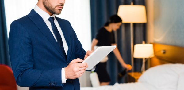 Στέλεχος Τουριστικών Γραφείων και Επιχειρήσεων